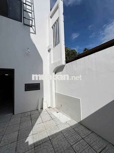 NHÀ RỘNG - HẺM 2 NGUYỄN VIỆT HỒNG