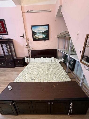 Cho thuê phòng đầy đủ tiện nghi ở Văn Miếu