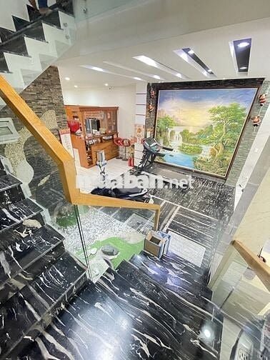 Hiếm nhà chính chủ 109tr/m2 đường Lê Văn Quới. Ngang 7 dài 22. 4tầng