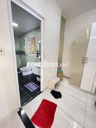 Hiếm nhà chính chủ 109tr/m2 đường Lê Văn Quới. Ngang 7 dài 22. 4tầng