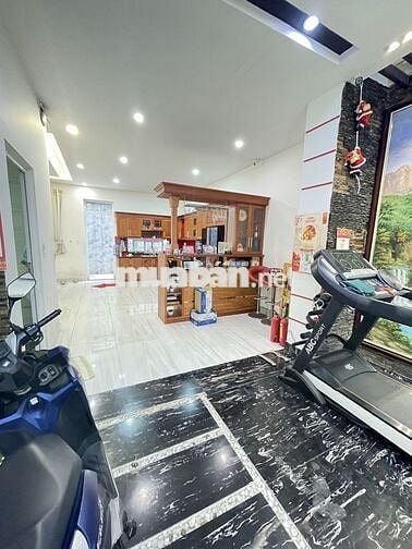 Hiếm nhà chính chủ 109tr/m2 đường Lê Văn Quới. Ngang 7 dài 22. 4tầng