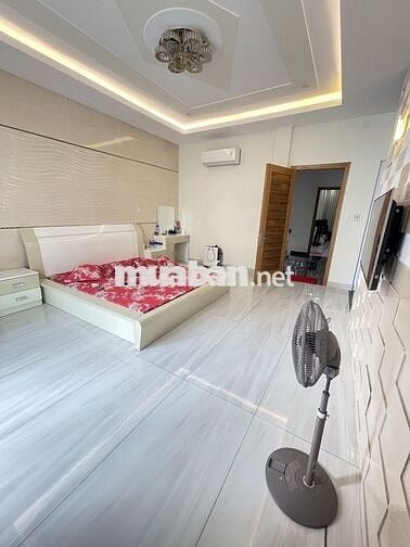 Hiếm nhà chính chủ 109tr/m2 đường Lê Văn Quới. Ngang 7 dài 22. 4tầng