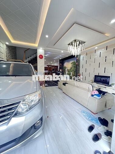 Hiếm nhà chính chủ 109tr/m2 đường Lê Văn Quới. Ngang 7 dài 22. 4tầng