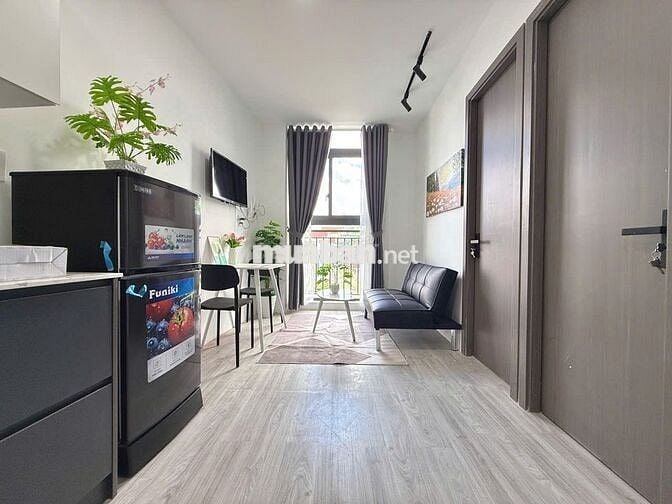 Căn hộ 2 phòng ngủ - ban công, full nội thất Quận 4 sát trung tâm