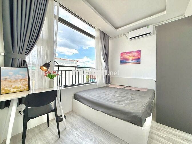 Căn hộ 2 phòng ngủ - ban công, full nội thất Quận 4 sát trung tâm