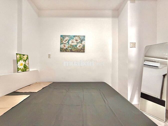 Căn hộ 2 phòng ngủ - ban công, full nội thất Quận 4 sát trung tâm