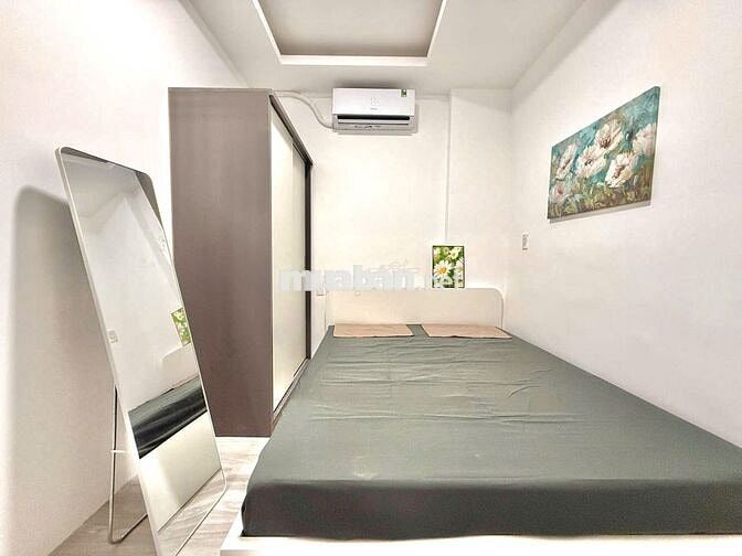 Căn hộ 2 phòng ngủ - ban công, full nội thất Quận 4 sát trung tâm
