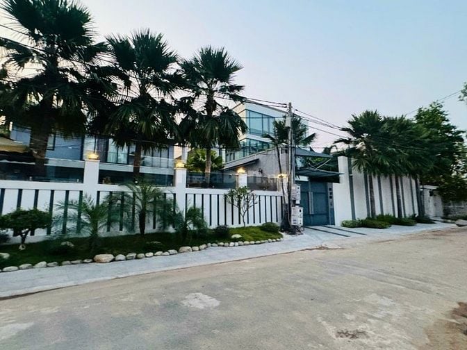 Biệt thự lớn 875m2 chỉ 179 tỷ Khu compound Trần Não Hồ Bơi sân vườn Q2