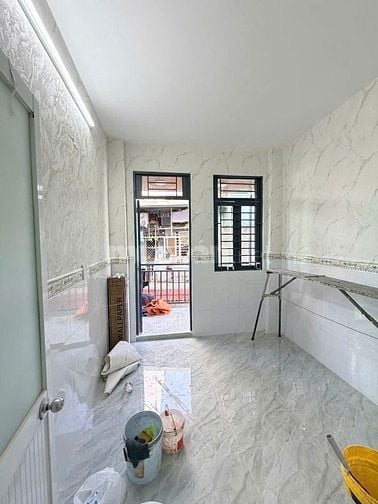 Bán nhà 3 tầng đường lạc long quân p3 Q11 gần chợ ,trường học