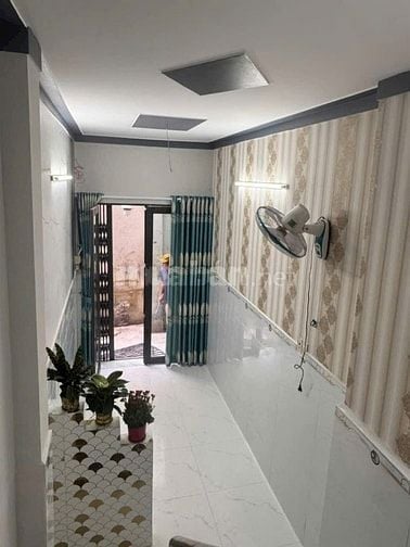 Bán nhà 3 tầng đường lạc long quân p3 Q11 gần chợ ,trường học