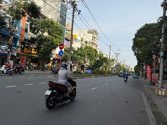 Mặt tiền đường 47 Bàu Cát ( đôi ), dt: 4x18m. 5 tầng. Giá 23,8 tỷ
