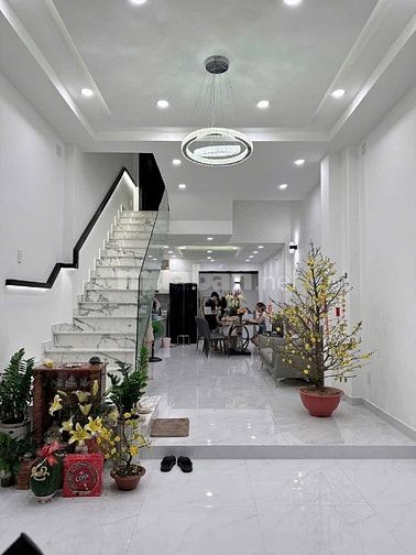 Bán gấp nhà ngay chợ Bình Chánh 5x21m, đang cho thuê 18tr/tháng,1tỷ050