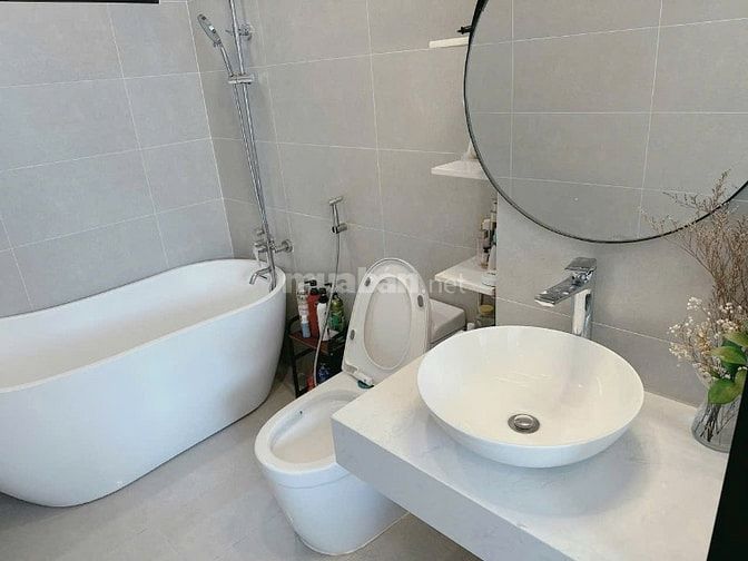 Bán gấp nhà ngay chợ Bình Chánh 5x21m, đang cho thuê 18tr/tháng,1tỷ050