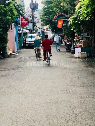 Bán nhà rộng đẹp 3 lầu (5x22) 891/ Nguyễn Kiệm p3 Gò Vấp Bệnh viện 175