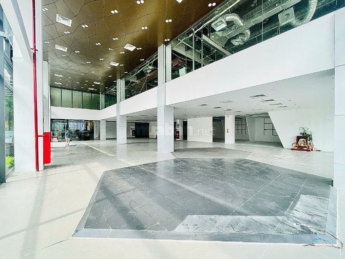 Cho thuê mặt bằng 450m2 làm Showroom, Ngân hàng, Phòng khám …