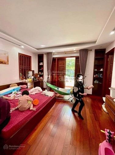 BÁN NHÀ 5 TẦNG MẶT HỒ TRUNG KÍNH TRẦN DUY HƯNG. CẦU GIẤY DT 90 M G 34.