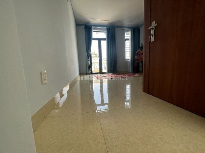 Bán nhà ngộp Linh Xuân Thủ Đức,DT 61,5m2/giá 2.650 tỷ SHR Thuê 15tr/Th