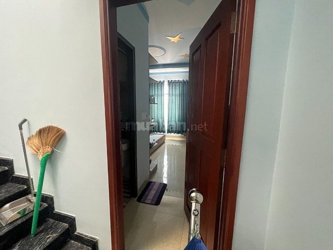Bán nhà ngộp Linh Xuân Thủ Đức,DT 61,5m2/giá 2.650 tỷ SHR Thuê 15tr/Th