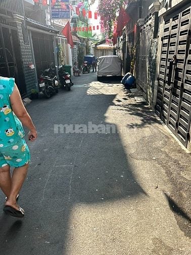 Bán nhà ngộp Linh Xuân Thủ Đức,DT 61,5m2/giá 2.650 tỷ SHR Thuê 15tr/Th