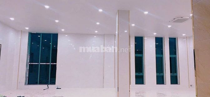 Bán nhà 1 lầu, rộng 12m , mặt tiền , gần Lê Thị Hà
