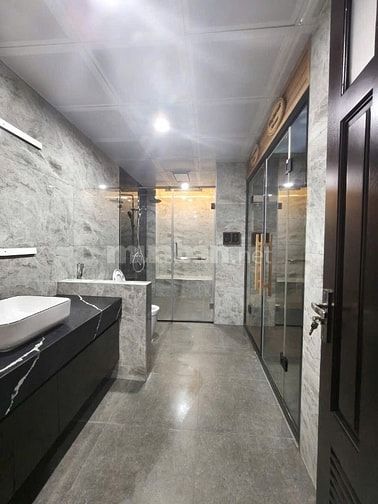 CC bán nhà 7T thang máy 70m2 MT 5,2m đường hè 7m phố Trung Kính 
