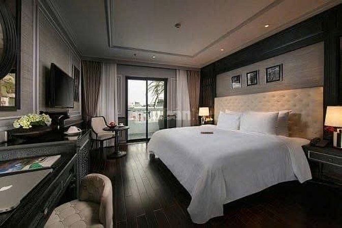 { Chính chủ) tôi cần bán toà Ks phố Hàng Bông, Q Hoàn Kiếm, Dt 190 m 