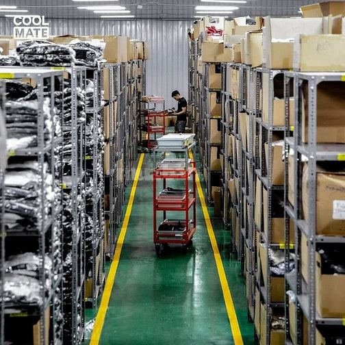 Tuyển nhân viên đóng gói và dán tem các sản phẩm 