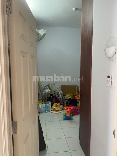 Bán CC tại HQC Plaza, 1,55 tỷ, 55m2, 2PN, 2WC, Sổ hồng ngay có vay NH