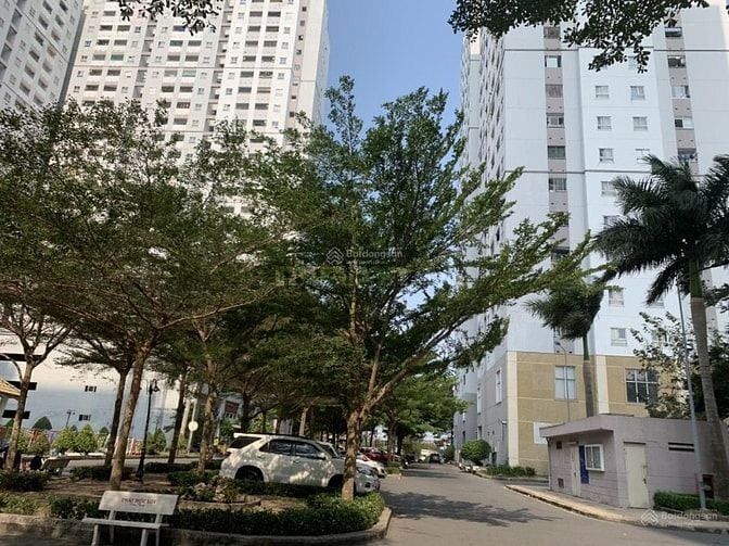 Bán CC tại HQC Plaza, 1,55 tỷ, 55m2, 2PN, 2WC, Sổ hồng ngay có vay NH