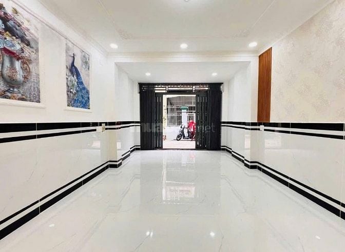 Bán nhà hẻm xe hơi 72m2 gần ngã tư 4 xã giá 1 tỷ 170 sổ hồng riêng