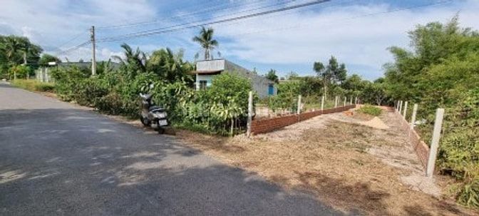 LÁNG DÀI-ĐẤT ĐỎ (Tp.HCM) đất nghỉ dưỡng đẹp có sẵn 80m thổ, Giá tl 5T7