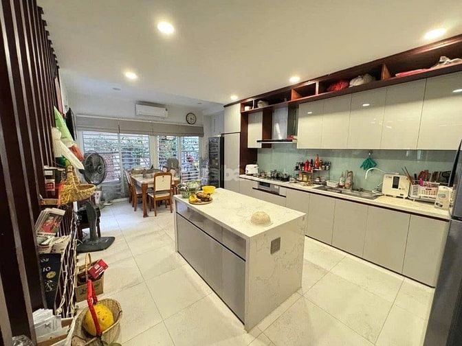 Bán gấp phân lô Hoàng Quốc Việt ô tô tránh - Vỉa Hè - Kinh Doanh