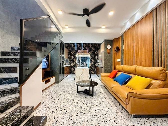 Nhà đẹp DT 49,7m2 giá 2,15 tỷ đường Hoàng Hoa Thám P6 Q.Bình Thạnh