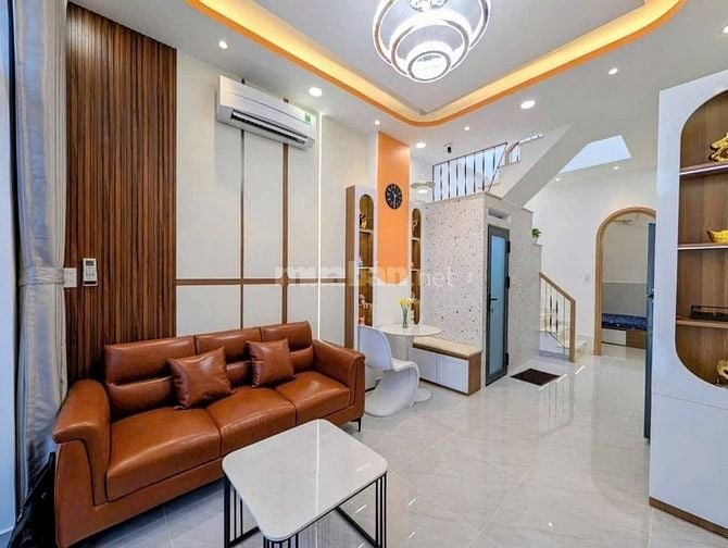 CẦN TIỀN BÁN GẤP NHÀ PHÚ NHUẬN giá 3TỶ790, HXH, FULL nội thất, LH NGAY