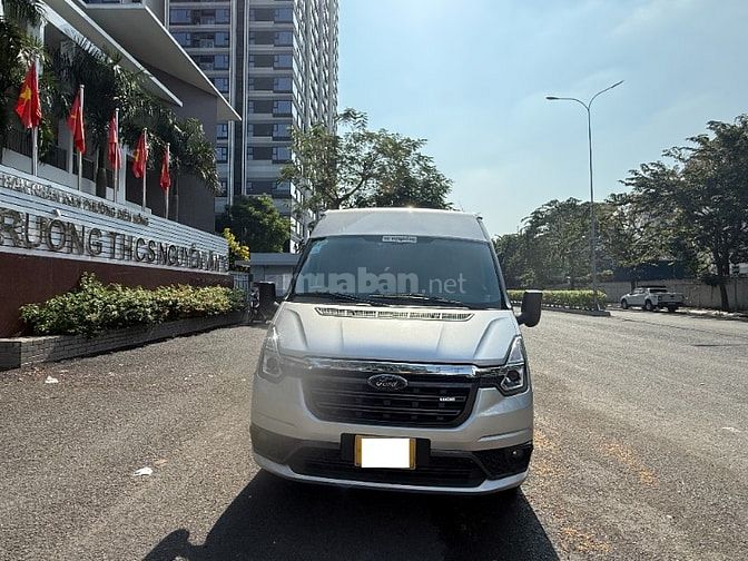Cần bán FORD TRANSIT 16 CHỖ sản xuất: 2023 máy dầu Màu Bac xe đẹp...