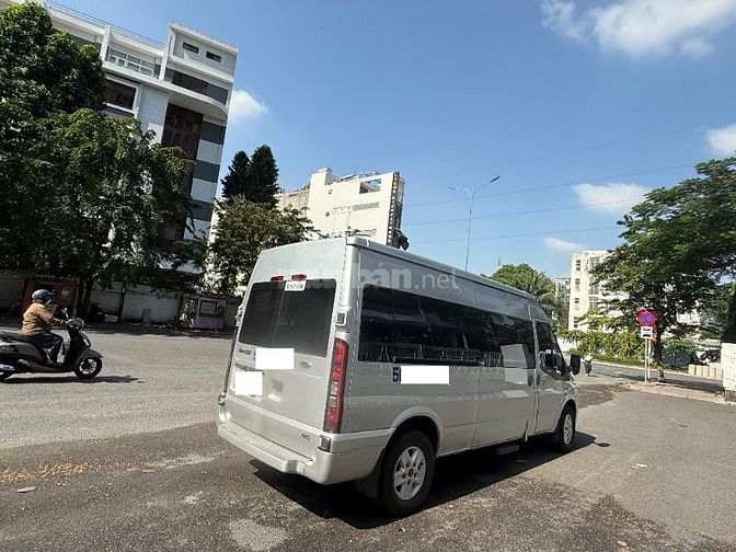 Cần bán FORD TRANSIT 16 CHỖ sản xuất: 2023 máy dầu Màu Bac xe đẹp...