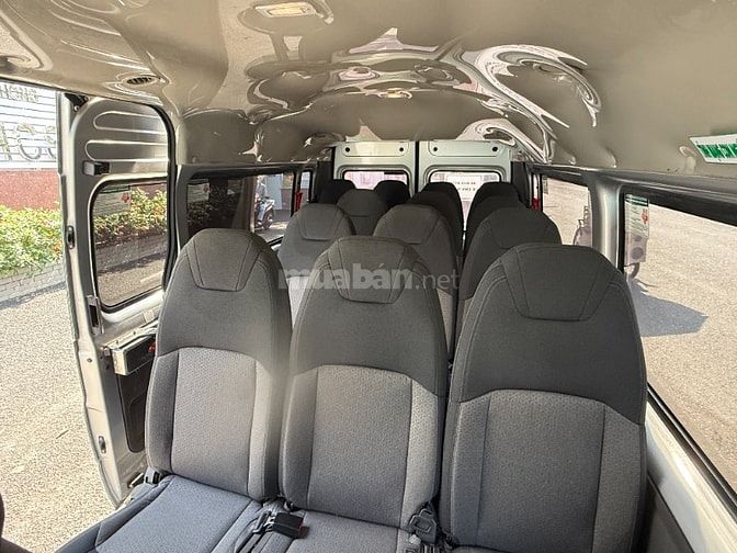 Cần bán FORD TRANSIT 16 CHỖ sản xuất: 2023 máy dầu Màu Bac xe đẹp...