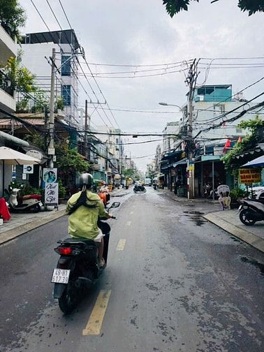 Bán nhà mặt tiền rộng (10x30) Nguyễn Văn Công p3 Gò Vấp (SÂN BAY)