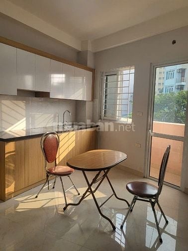 CHO THUÊ CĂN HỘ TẦNG 3 NHÀ MẶT ĐƯỜNG CÓ THANG MÁY, GẦN TRƯỜNG HỌC, CHỢ