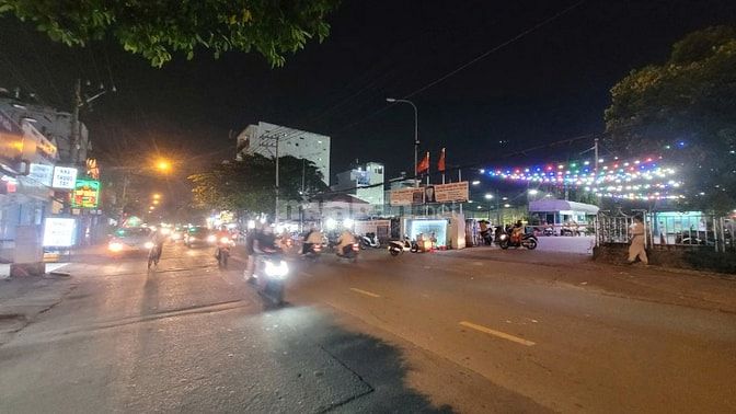 Góc 2 mt ngay Lê Trọng Tấn - Ngang 16m Hiếm - 176m² Đất - Giá 37.5 Tỷ 