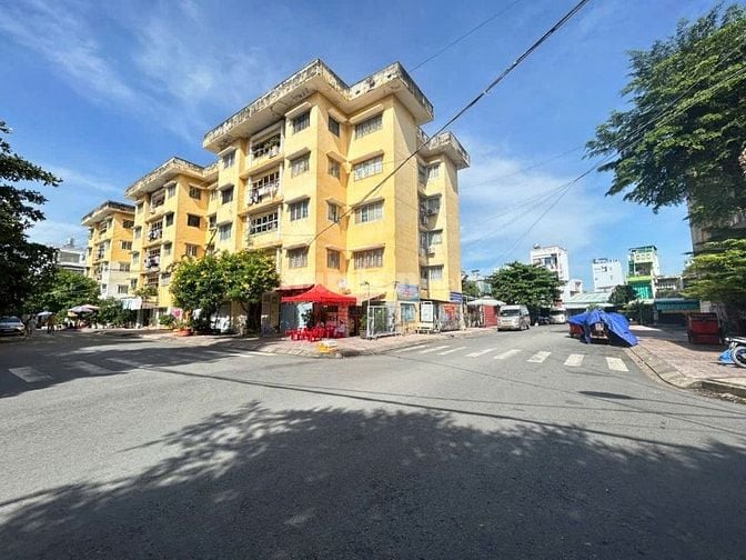 CC Bùi Minh Trực P6 Q8, 45,3m2 SHR Căn góc 2PN lầu 1 tiện di chuyển