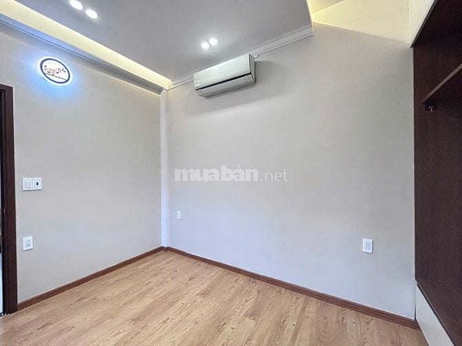 CC Bùi Minh Trực P6 Q8, 45,3m2 SHR Căn góc 2PN lầu 1 tiện di chuyển