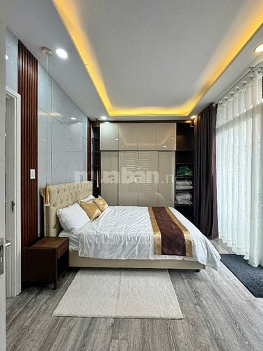 Góc 3mt 22/21 Trương Hoàng Thanh , 223m2 sàn, 5 tầng, có hđ thuê 63tr