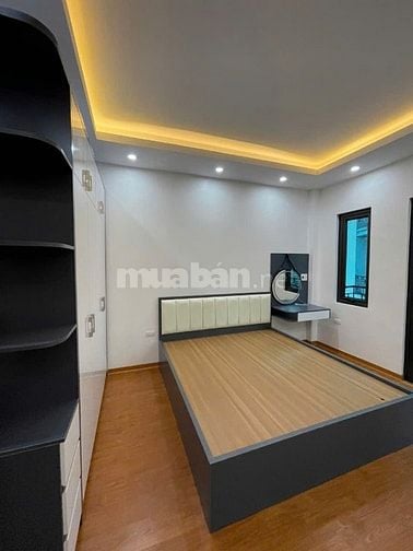 Bán nhà 35B ngõ 19 Đại Cát. Dt 33m2x 5T, thang máy, ngõ thông, rộng