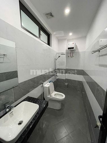 Bán nhà 35B ngõ 19 Đại Cát. Dt 33m2x 5T, thang máy, ngõ thông, rộng