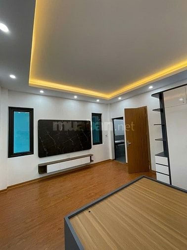 Bán nhà 35B ngõ 19 Đại Cát. Dt 33m2x 5T, thang máy, ngõ thông, rộng
