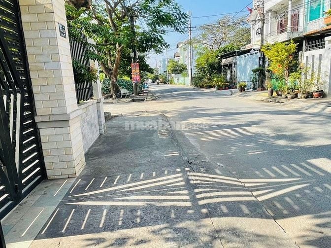 cần bán đất MT 835 phường Phú hữu Q9