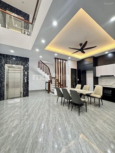 Bán nhà Ngọc Lâm Long Biên 57m 6 tầng, , Ngõ thông,Tặng nội thất