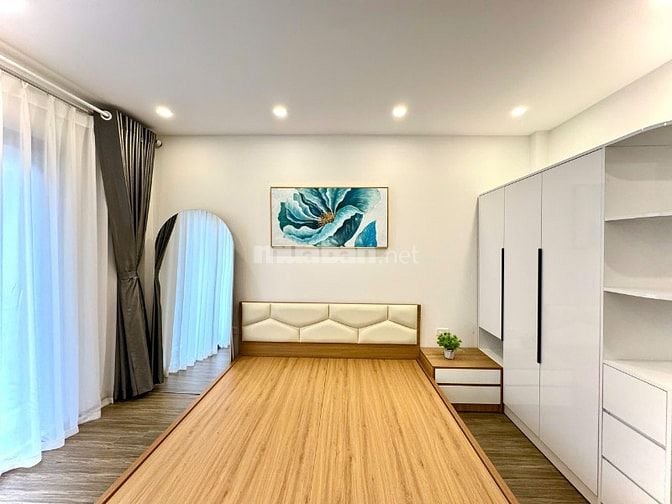 Bán nhà Ngọc Lâm Long Biên 57m 6 tầng, , Ngõ thông,Tặng nội thất