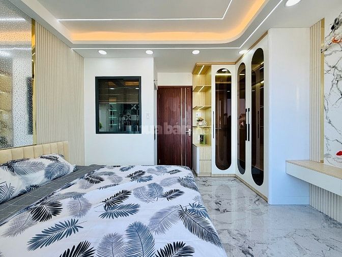Siêu Phẩm đường 10m sát Phan Huy Ích 1 lửng 4 lầu thang máy 4x16